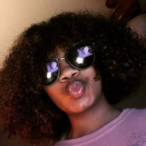 Meet your Posher, Nora